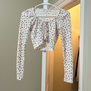 Aeropostale Floral crop top long sleeves